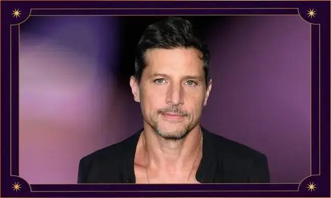 5 Razões pelas quais Simon Rex é uma história de sucesso