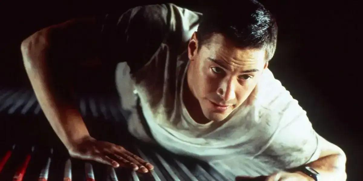 Keanu Reeves em Speed: O thriller de ação que volta ao streaming!