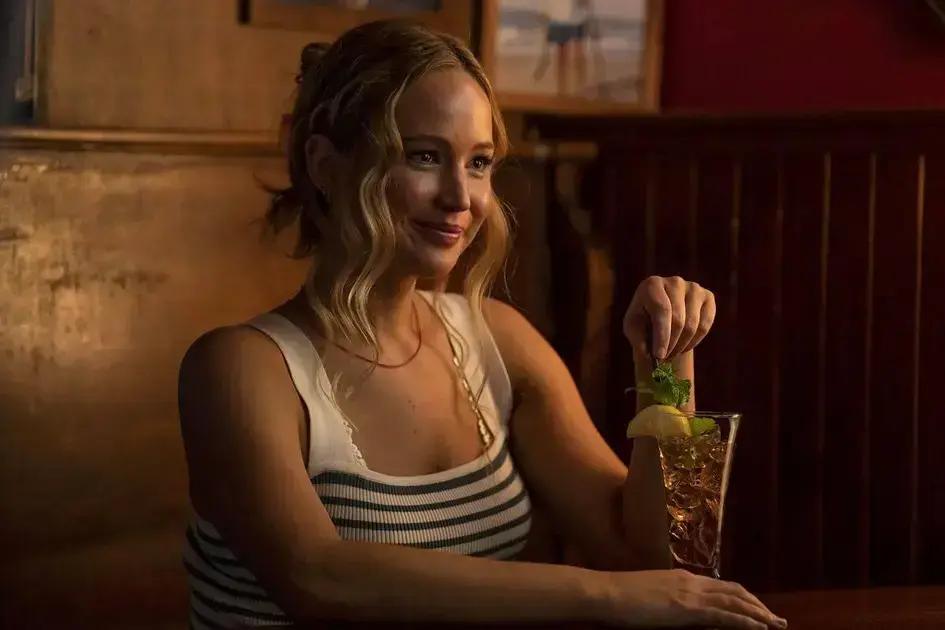 Que Horas Eu Te Pego? Comédia Adulta com Jennifer Lawrence