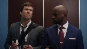 Taye Diggs e Glen Powell: Momentos Engraçados em Set It Up